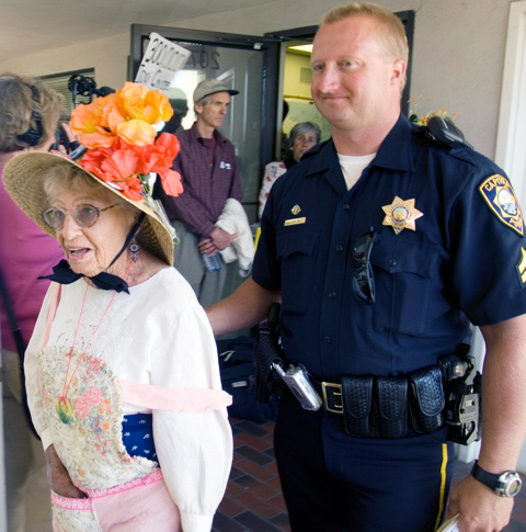 ruth-arrested_6-26-07.jpg 